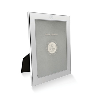 Wide Border 4in x 6in Photoframe - Silver Plated with The Queen's Platinum Jubilee 