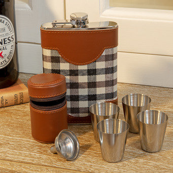 Faux Leather Hip Flask and 4 Tumbler Cup Set 